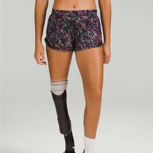 Lululemon Hotty Hots 2.5” Size 2